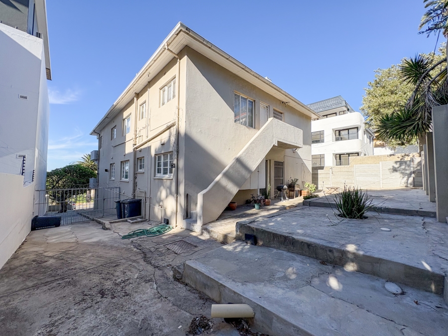 2 Bedroom Property for Sale in Vredehoek Western Cape